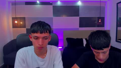 Snapshot of juan_nd_steven chatting on December 2024 08:42:02 AM JuanSteven online show from December 2024 08:42:02 AM