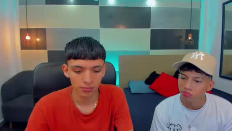 Snapshot of juan_nd_steven chatting on December 2024 04:44:02 AM JuanSteven online show from December 2024 04:44:02 AM