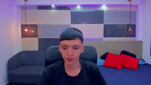 Snapshot of juan_nd_steven chatting on December 2024 10:39:01 PM JuanSteven online show from December 2024 10:39:01 PM