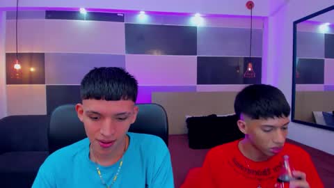 Snapshot of juan_nd_steven chatting on December 2024 04:06:01 AM JuanSteven online show from December 2024 04:06:01 AM
