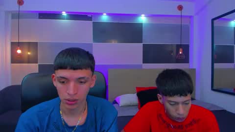 Snapshot of juan_nd_steven chatting on January 2025 04:27:02 AM JuanSteven online show from January 2025 04:27:02 AM