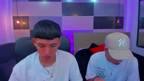 Snapshot of juan_nd_steven chatting on January 2025 04:19:02 AM JuanSteven online show from January 2025 04:19:02 AM