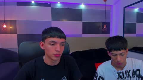 Snapshot of juan_nd_steven chatting on January 2025 03:20:01 PM JuanSteven online show from January 2025 03:20:01 PM