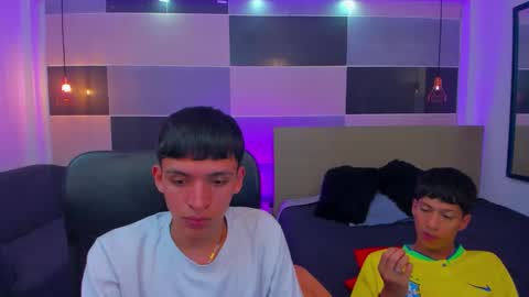 Snapshot of juan_nd_steven chatting on January 2025 04:08:01 AM JuanSteven online show from January 2025 04:08:01 AM