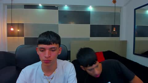 Snapshot of juan_nd_steven chatting on February 2025 04:37:02 AM JuanSteven online show from February 2025 04:37:02 AM