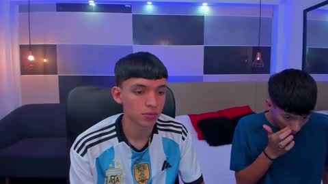 Snapshot of juan_nd_steven chatting on February 2025 04:12:02 AM JuanSteven online show from February 2025 04:12:02 AM