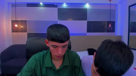 Snapshot of juan_nd_steven chatting on February 2025 04:40:01 AM JuanSteven online show from February 2025 04:40:01 AM