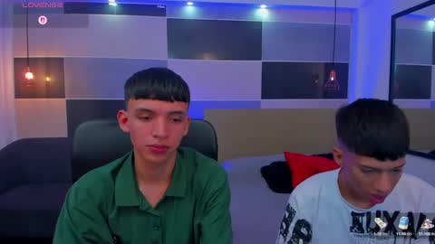 Snapshot of juan_nd_steven chatting on February 2025 04:31:01 AM JuanSteven online show from February 2025 04:31:01 AM