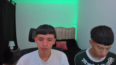 Snapshot of juan_nd_steven chatting on September 2025 04:45:01 AM JuanSteven online show from September 2025 04:45:01 AM
