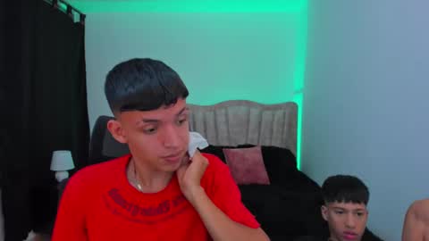 Snapshot of juan_nd_steven chatting on September 2025 04:14:02 AM JuanSteven online show from September 2025 04:14:02 AM