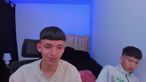 Snapshot of juan_nd_steven chatting on September 2025 04:14:01 AM JuanSteven online show from September 2025 04:14:01 AM