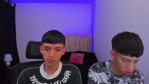 Snapshot of juan_nd_steven chatting on September 2025 04:27:02 AM JuanSteven online show from September 2025 04:27:02 AM