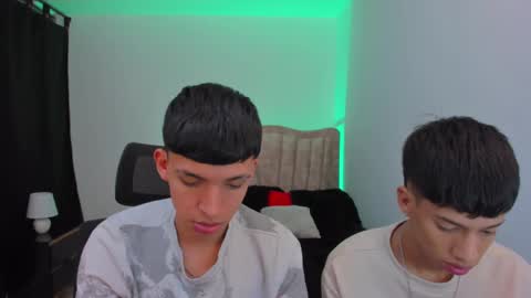 Snapshot of juan_nd_steven chatting on September 2025 07:13:02 AM JuanSteven online show from September 2025 07:13:02 AM
