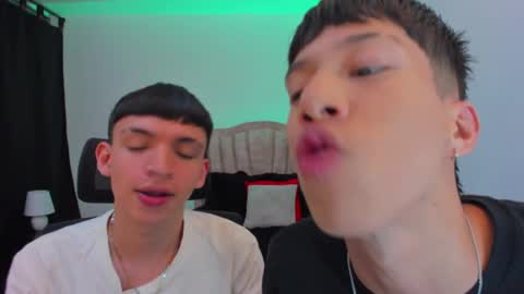 Snapshot of juan_nd_steven chatting on September 2025 10:15:02 PM JuanSteven online show from September 2025 10:15:02 PM