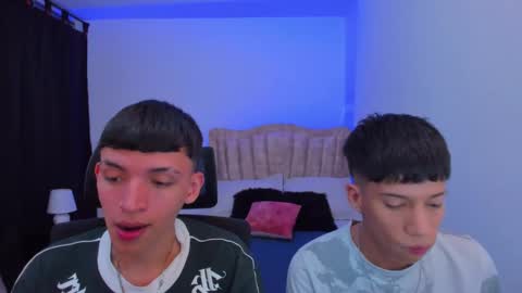 Snapshot of juan_nd_steven chatting on October 2025 04:32:02 AM JuanSteven online show from October 2025 04:32:02 AM