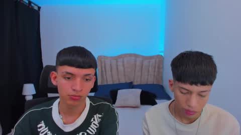 Snapshot of juan_nd_steven chatting on October 2025 04:43:02 AM JuanSteven online show from October 2025 04:43:02 AM