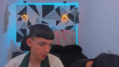 Snapshot of juan_nd_steven chatting on October 2025 04:34:01 AM JuanSteven online show from October 2025 04:34:01 AM
