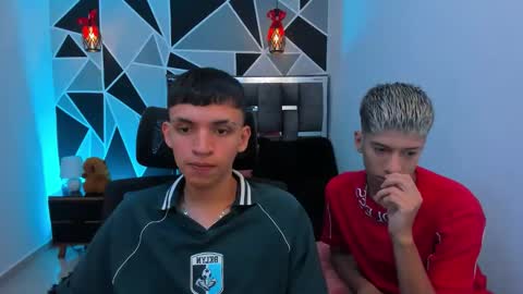 Snapshot of juan_nd_steven chatting on May 2026 01:03:01 AM JuanSteven online show from May 2026 01:03:01 AM