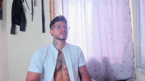 Juan Esteban online show from January 2025 02:35:02 PM