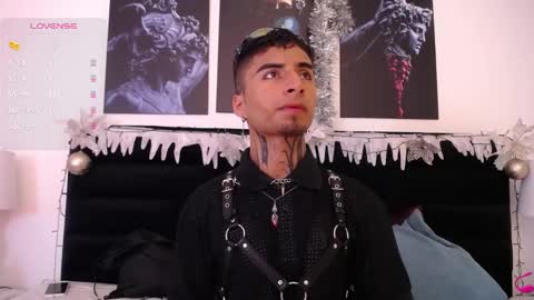 juancamilo66_ online show from December 2024 12:22:01 AM