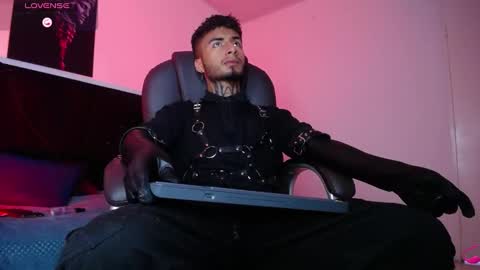 juancamilo66_ online show from February 2025 10:21:01 PM