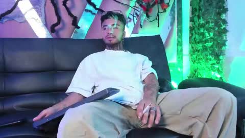 juancamilo66_ online show from October 2025 03:47:02 AM