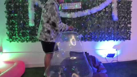 juancamilo66_ online show from December 2025 02:30:01 AM