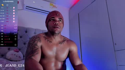 independent model online show from February 2025 07:48:01 AM