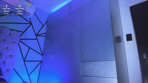 independent model online show from March 2026 06:12:02 PM