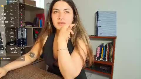 Snapshot of juanitablue chatting on June 2026 05:55:02 PM Blue online show from June 2026 05:55:02 PM