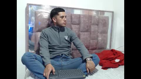 juanperez1999777 online show from September 2025 09:52:02 PM