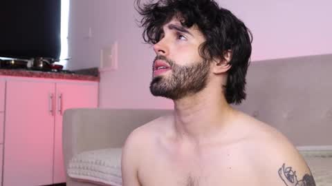 Juan online show from October 2025 07:37:01 PM