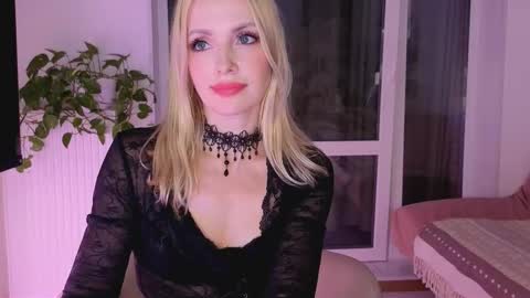 Goddess Julia online show from September 2025 06:41:02 PM