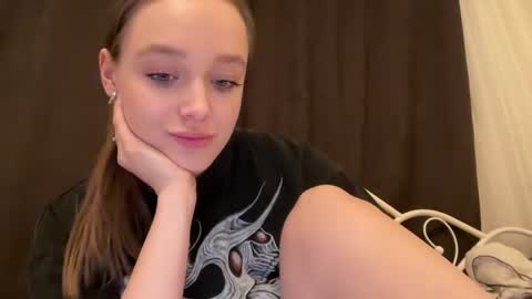 Snapshot of juicy_angels chatting on April 2026 09:48:02 PM alexa online show from April 2026 09:48:02 PM