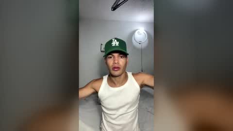 Snapshot of juicy_boy22 chatting on April 2026 01:36:01 AM Miguel online show from April 2026 01:36:01 AM