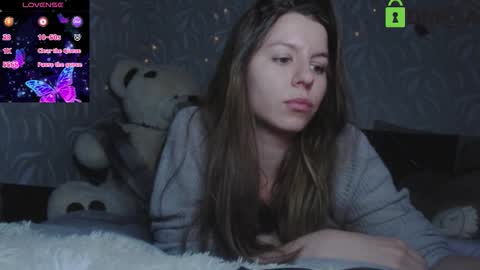 Snapshot of juicy_mystery chatting on October 2025 12:44:02 PM laura online show from October 2025 12:44:02 PM