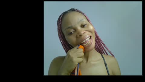 Snapshot of juicy_slut0 chatting on June 2026 04:31:01 PM Champaign online show from June 2026 04:31:01 PM