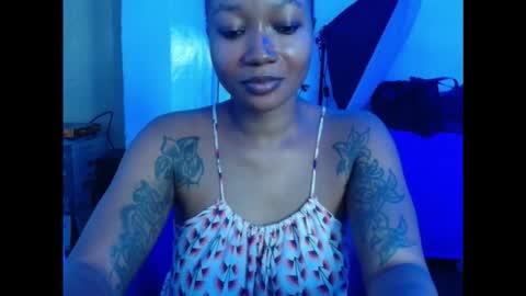 juicyxpink online show from December 2025 02:44:02 PM