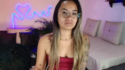 Jules and Gia online show from February 2025 03:00:02 AM