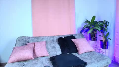 Jules and Gia online show from October 2025 10:24:01 AM