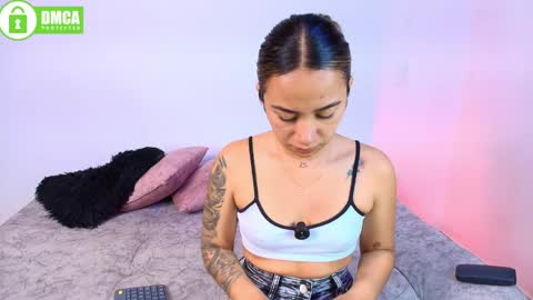 Snapshot of jules_n_gia chatting on April 2026 03:58:01 PM Jules and Gia online show from April 2026 03:58:01 PM