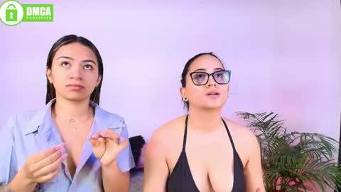 Snapshot of jules_n_gia chatting on April 2026 01:04:01 PM Jules and Gia online show from April 2026 01:04:01 PM
