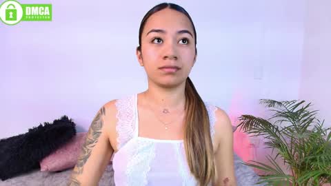 Snapshot of jules_n_gia chatting on May 2026 05:51:02 PM Jules and Gia online show from May 2026 05:51:02 PM