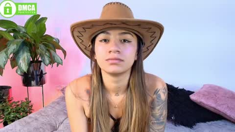 Snapshot of jules_n_gia chatting on May 2026 04:45:02 PM Jules and Gia online show from May 2026 04:45:02 PM