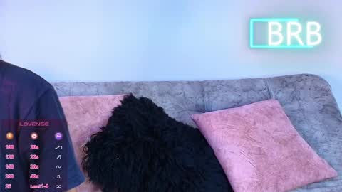 Snapshot of jules_n_gia chatting on May 2026 09:17:01 AM Jules and Gia online show from May 2026 09:17:01 AM