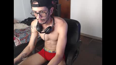 Snapshot of julfigo chatting on May 2026 06:50:01 PM Julfigo online show from May 2026 06:50:01 PM