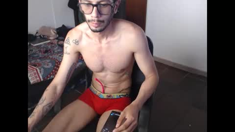 Snapshot of julfigo chatting on May 2026 06:04:01 PM Julfigo online show from May 2026 06:04:01 PM