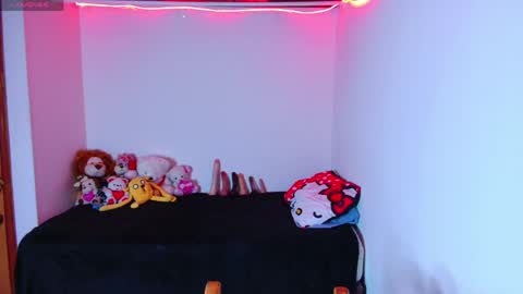 Juliana online show from April 2026 09:42:02 PM