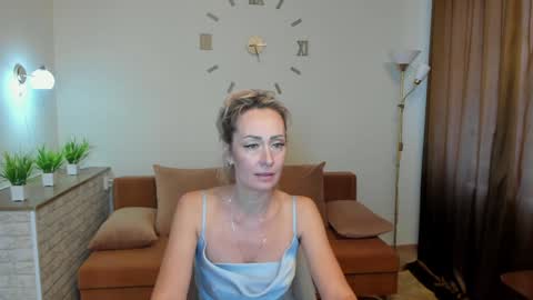 julia__cherry_ online show from January 2025 07:32:01 AM