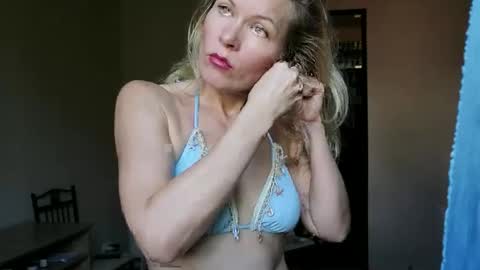 julia_giulia online show from October 2025 10:23:02 AM